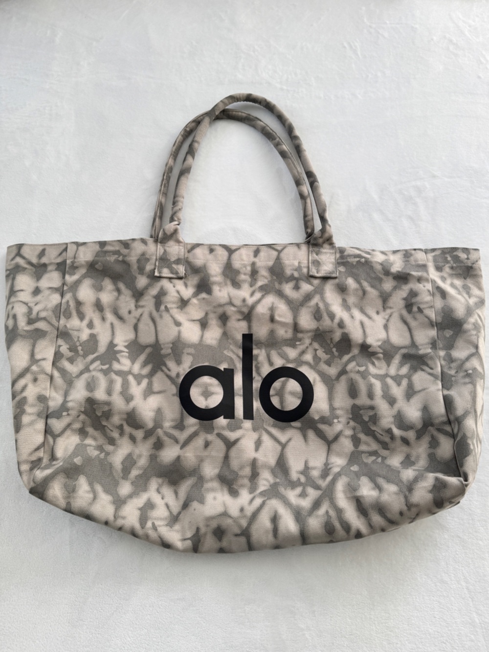 ALO Logo Tie-Dye Canvas Tote in Gray